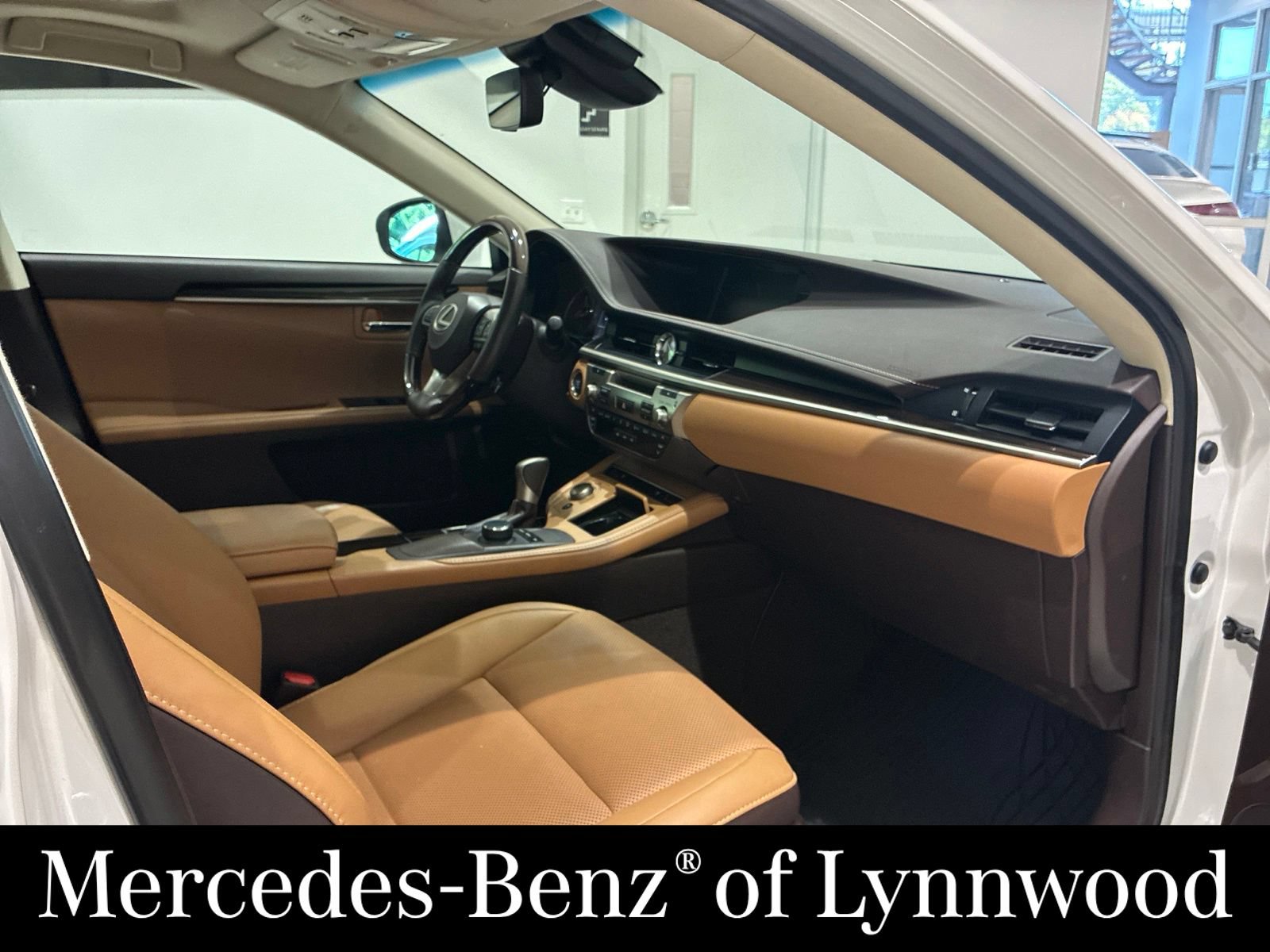 Used 2017 Lexus ES 350 w/ Premium Package FWD image 27