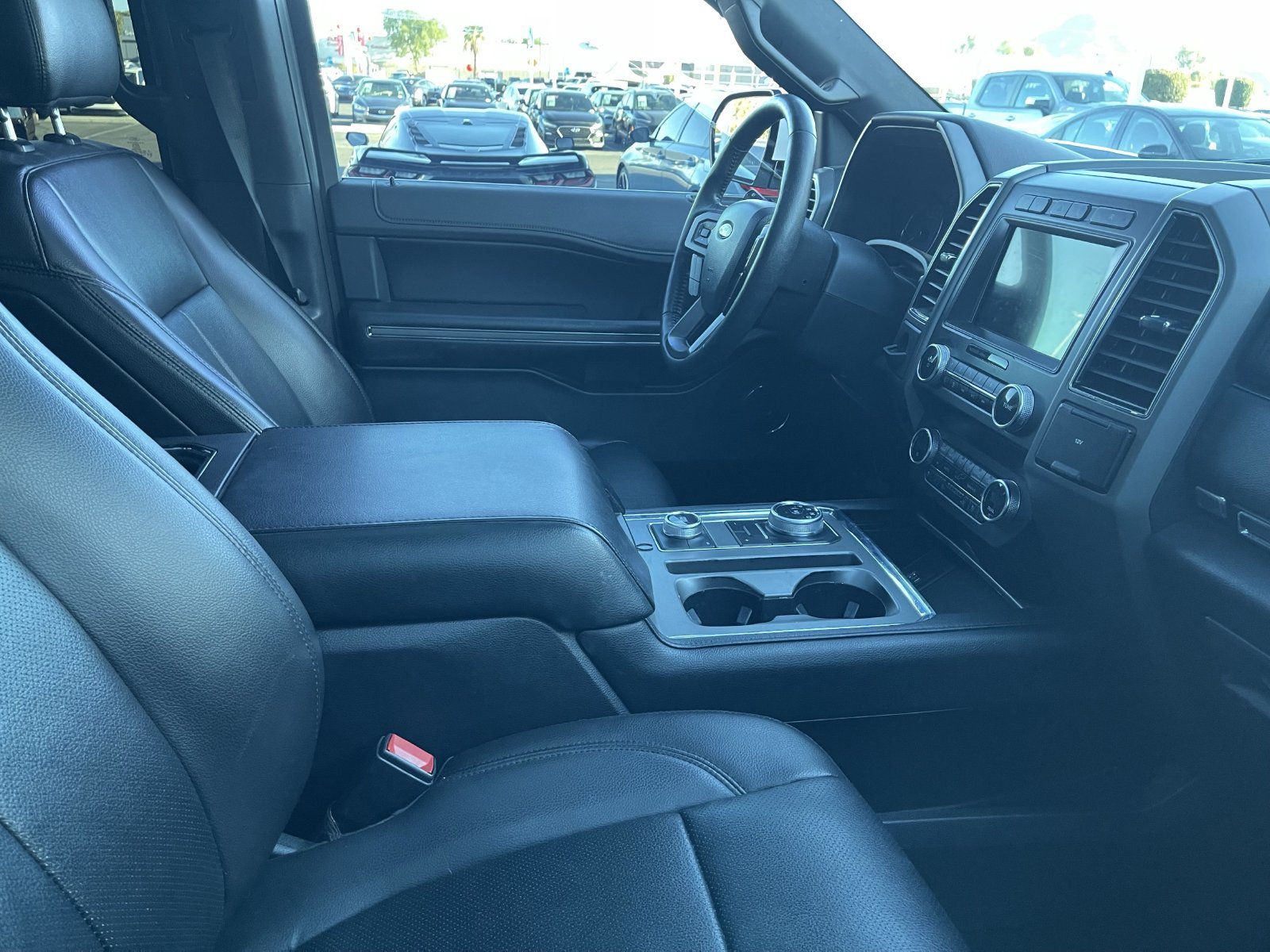 Used 2020 Ford Expedition XLT w/ Equipment Group 202A AWD/4WD image 9