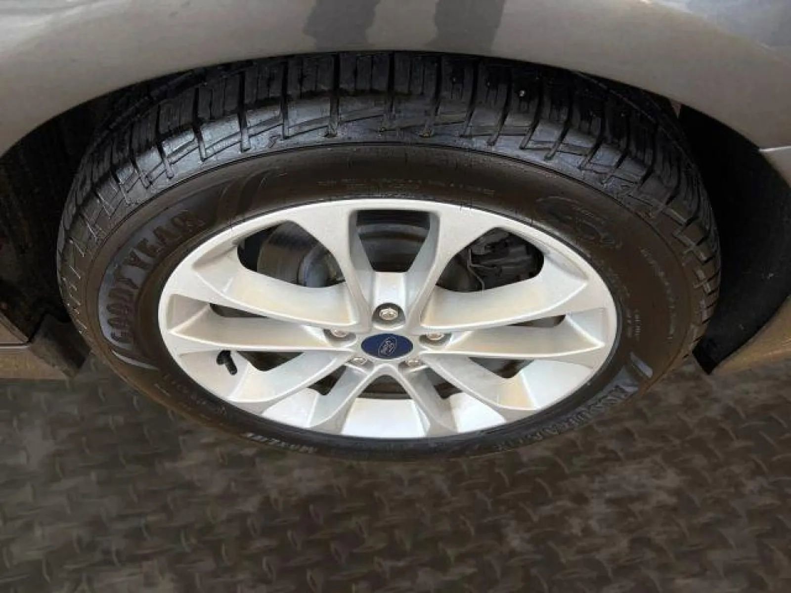 Used 2019 Ford Fusion SE image 30