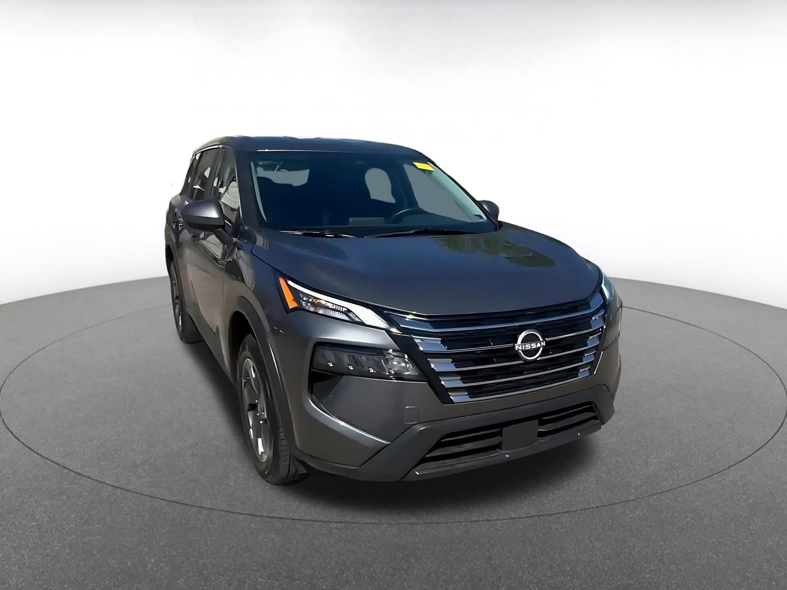 Used 2025 Nissan Rogue SV image 3