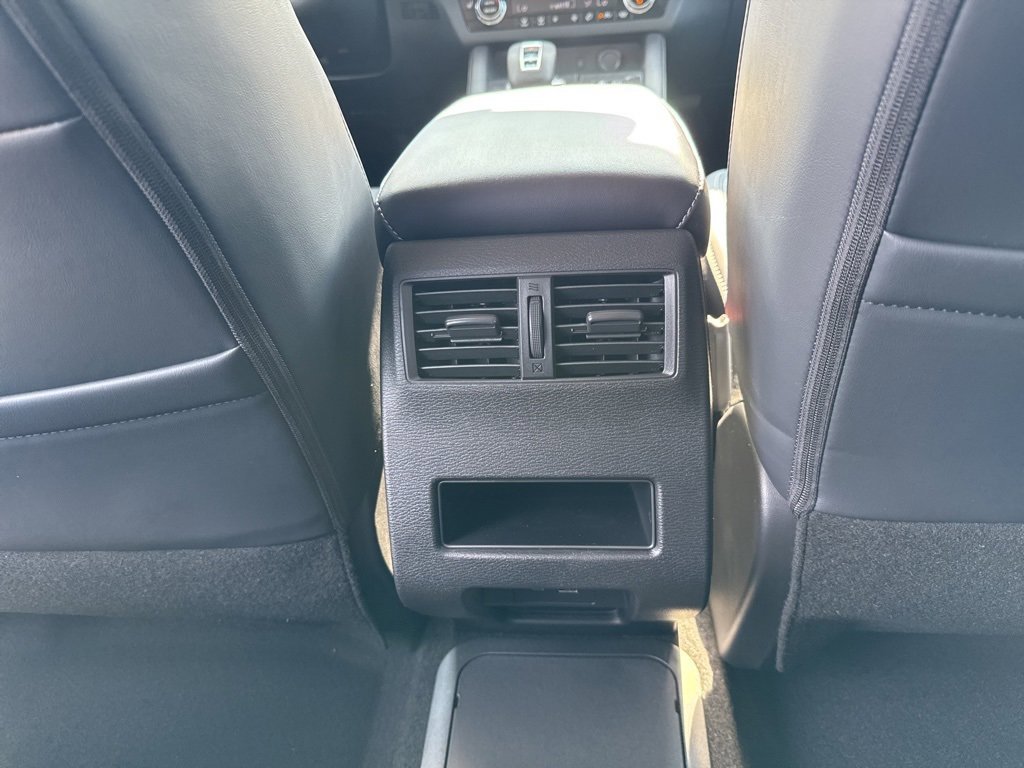 New 2025 Mitsubishi Outlander SE image 24