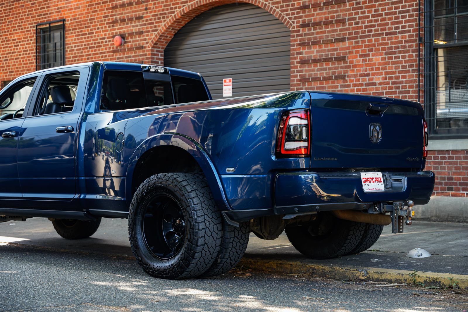 Used 2024 RAM 3500 Limited w/ Night Edition AWD/4WD image 44