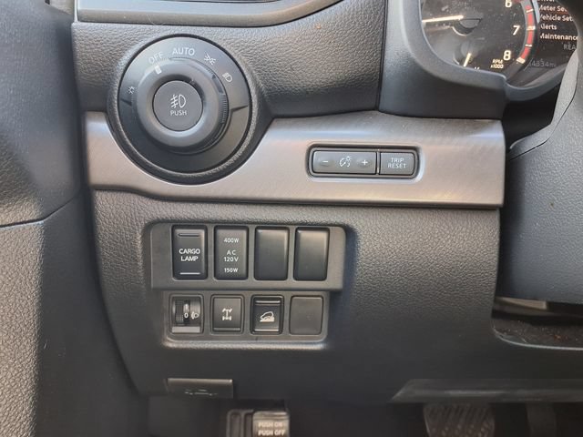 Used 2023 Nissan Titan PRO-4X AWD/4WD image 31