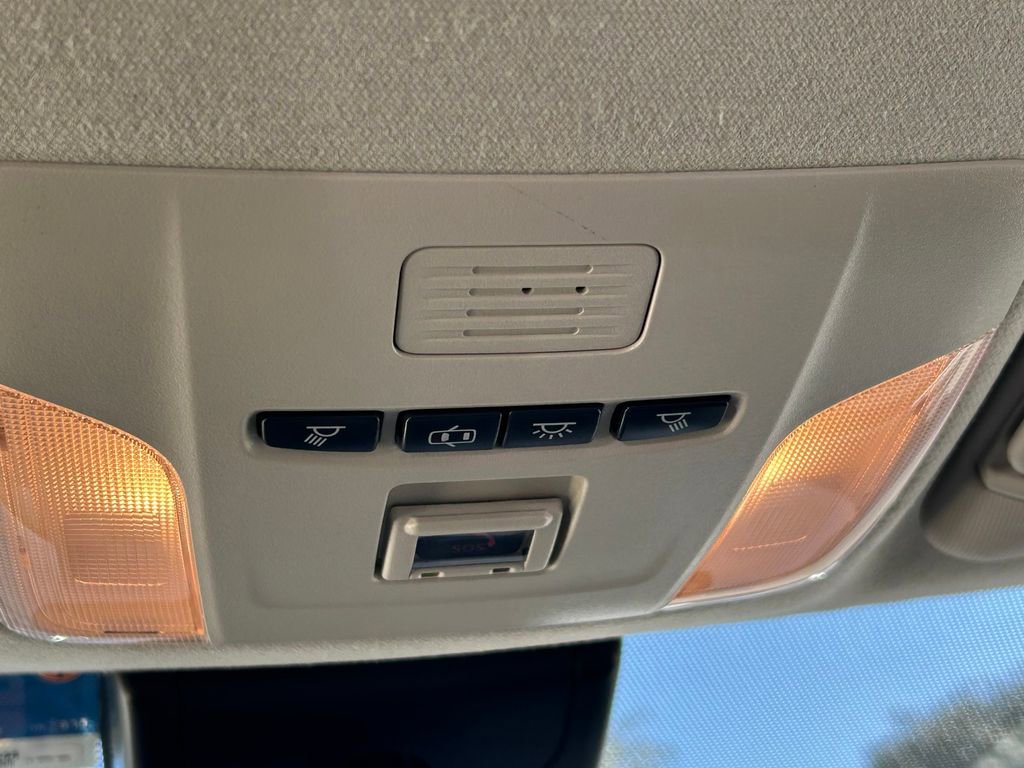 Used 2022 Toyota Corolla LE w/ LE Convenience Package image 18