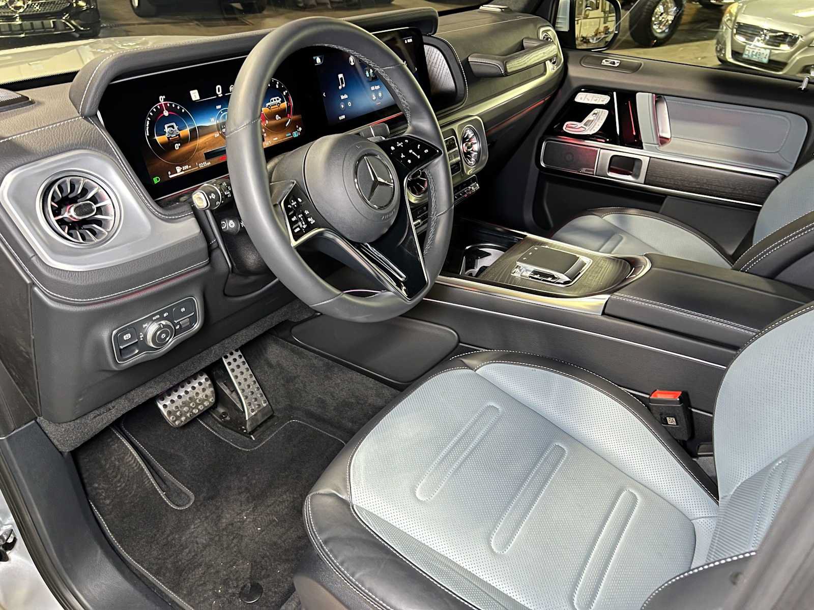 Used 2025 Mercedes-Benz G 550 image 26