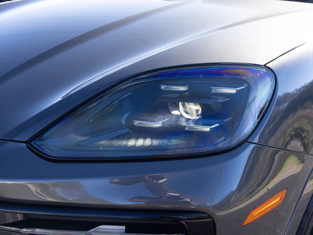Used 2024 Porsche Cayenne Coupe image 15