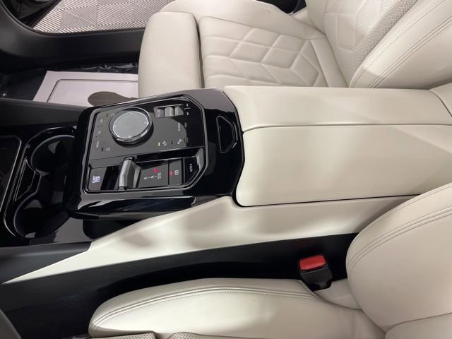 Used 2024 BMW 530i w/ Premium Package image 28