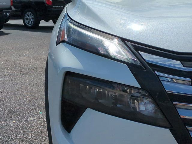 Used 2024 Nissan Rogue SV AWD/4WD image 11