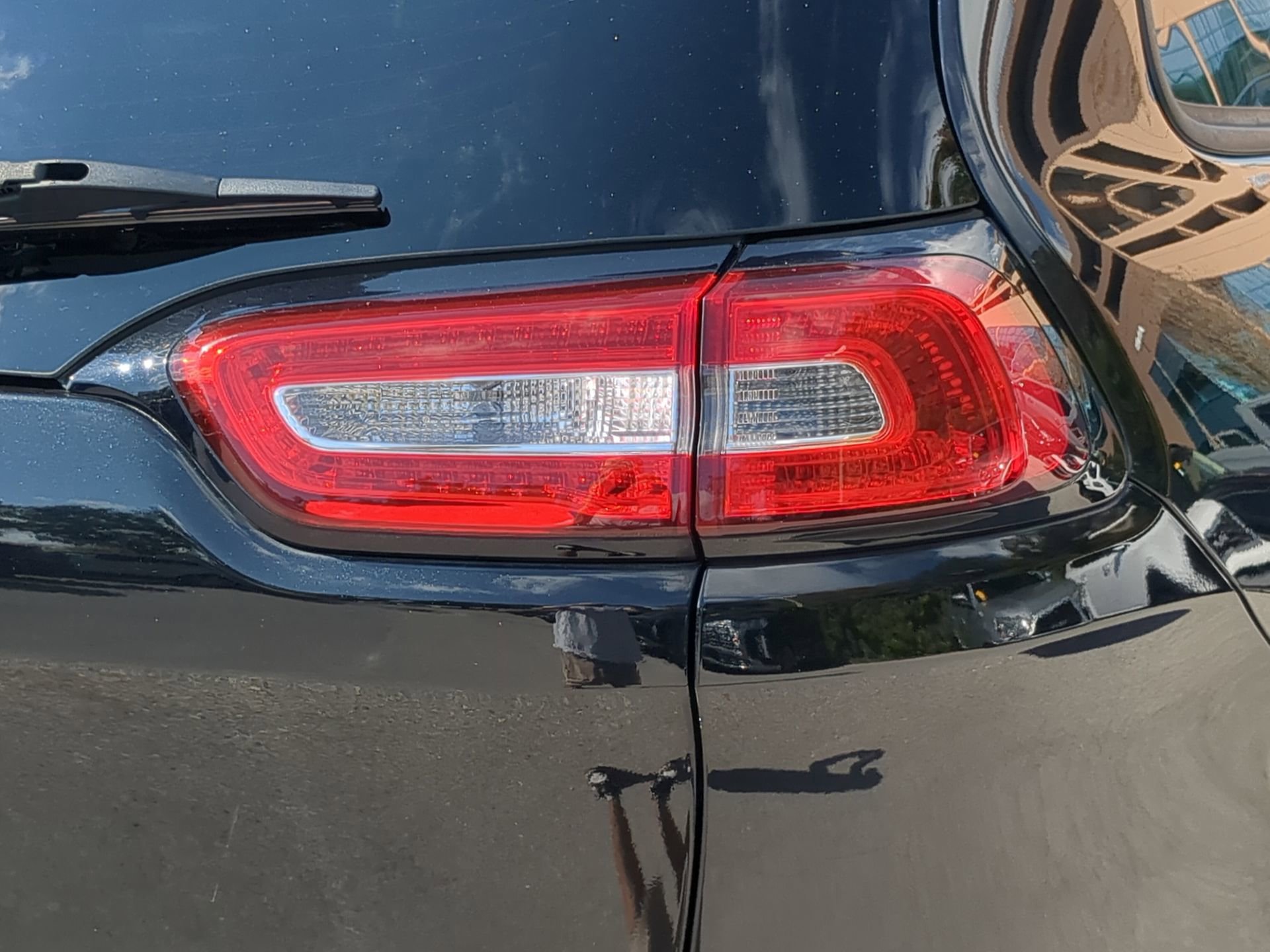 Used 2016 Jeep Cherokee Trailhawk w/ Comfort/Convenience Group image 37