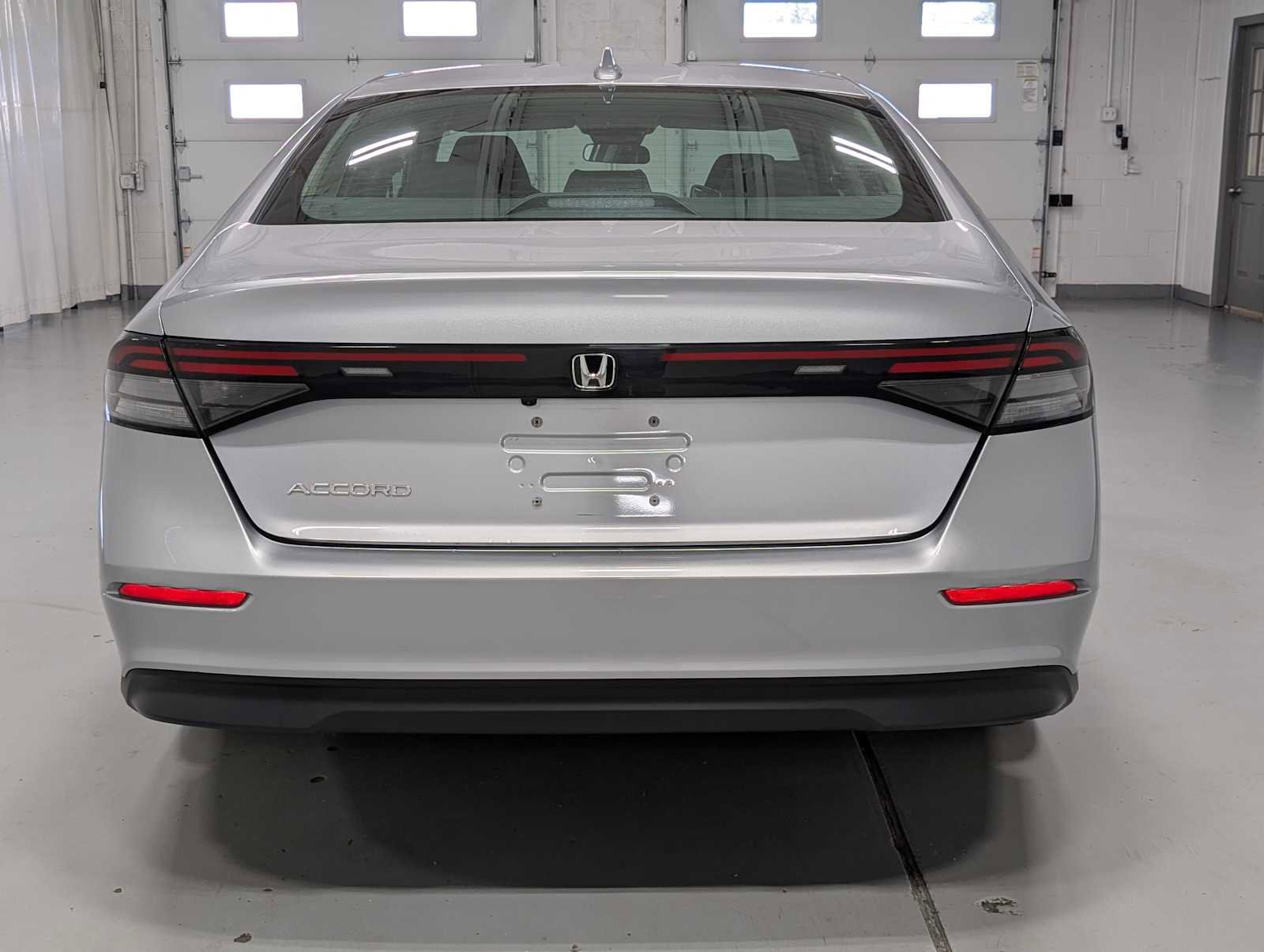 Used 2023 Honda Accord EX image 8