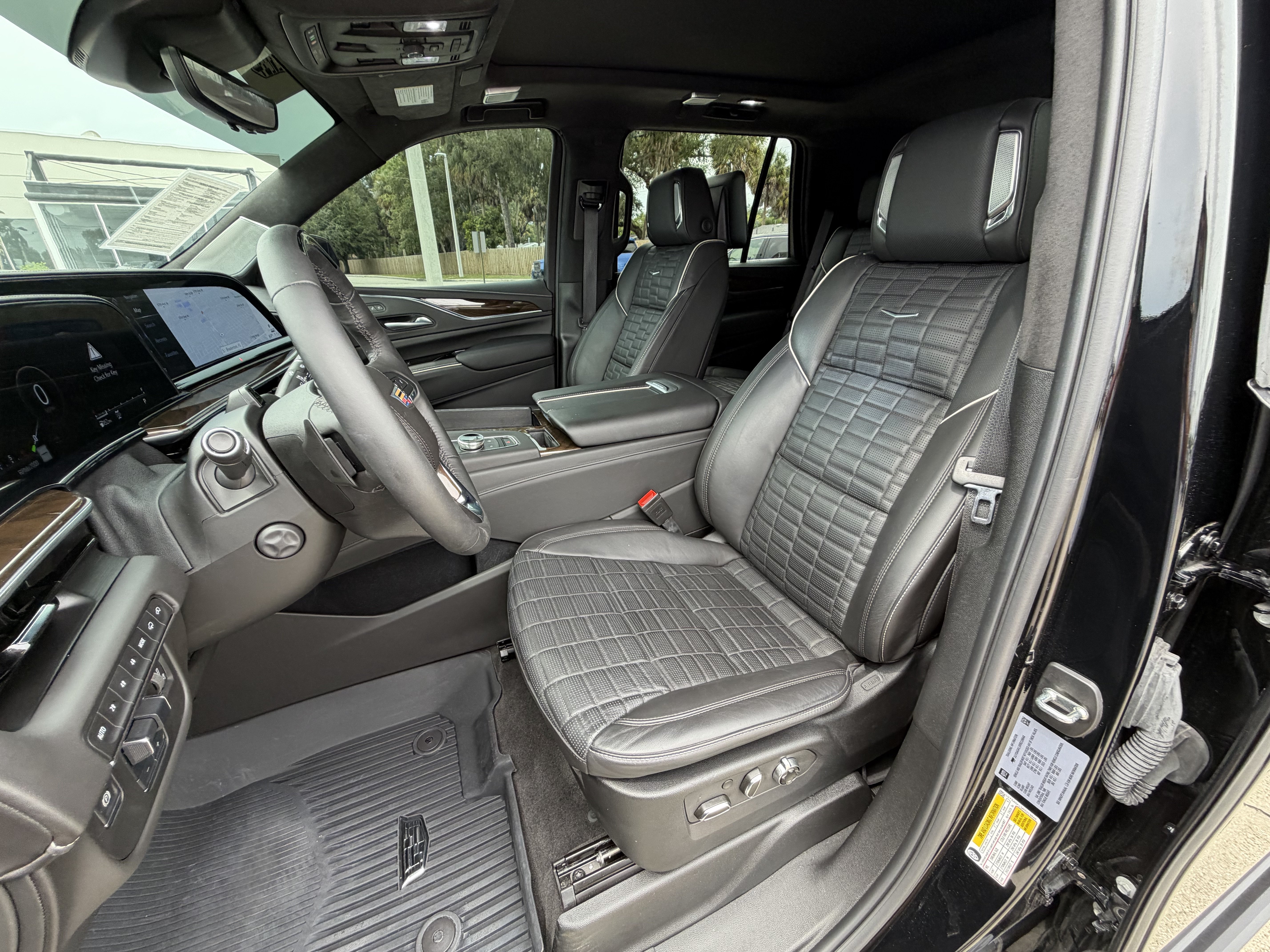 Certified 2024 Cadillac Escalade Sport Platinum w/ LPO, ONYX Package AWD/4WD image 13
