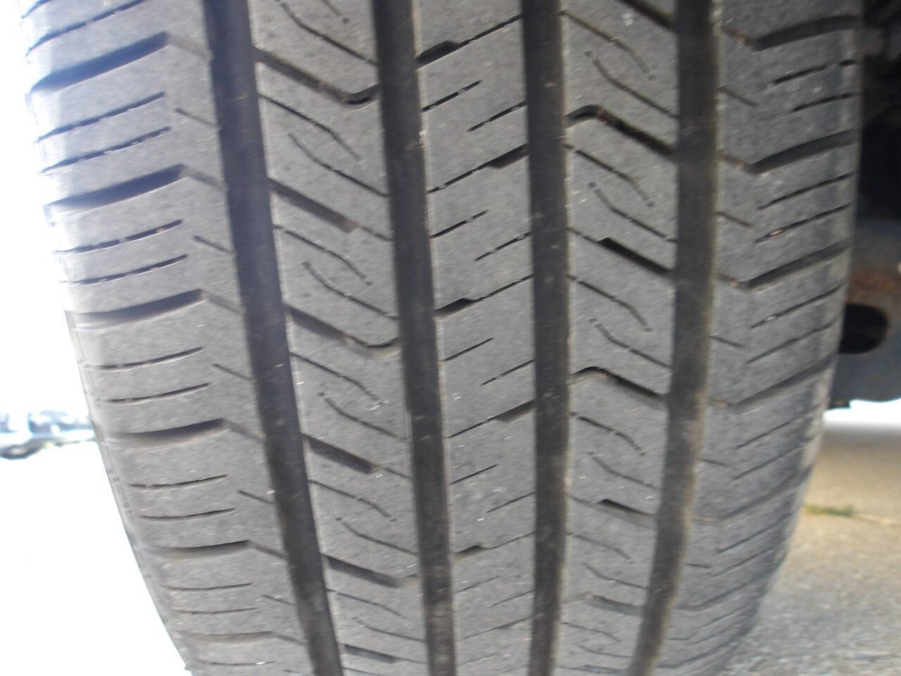 Used 2011 Chrysler Town & Country Touring FWD image 8