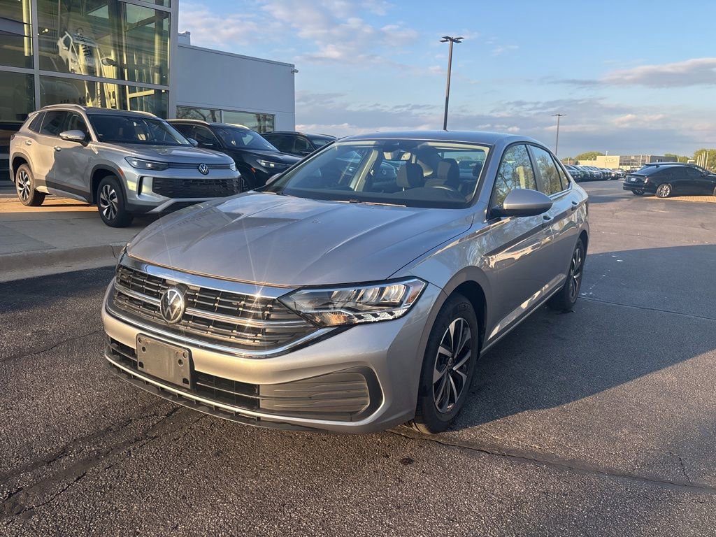 Used 2022 Volkswagen Jetta S w/ IQ.Drive Package FWD image 2
