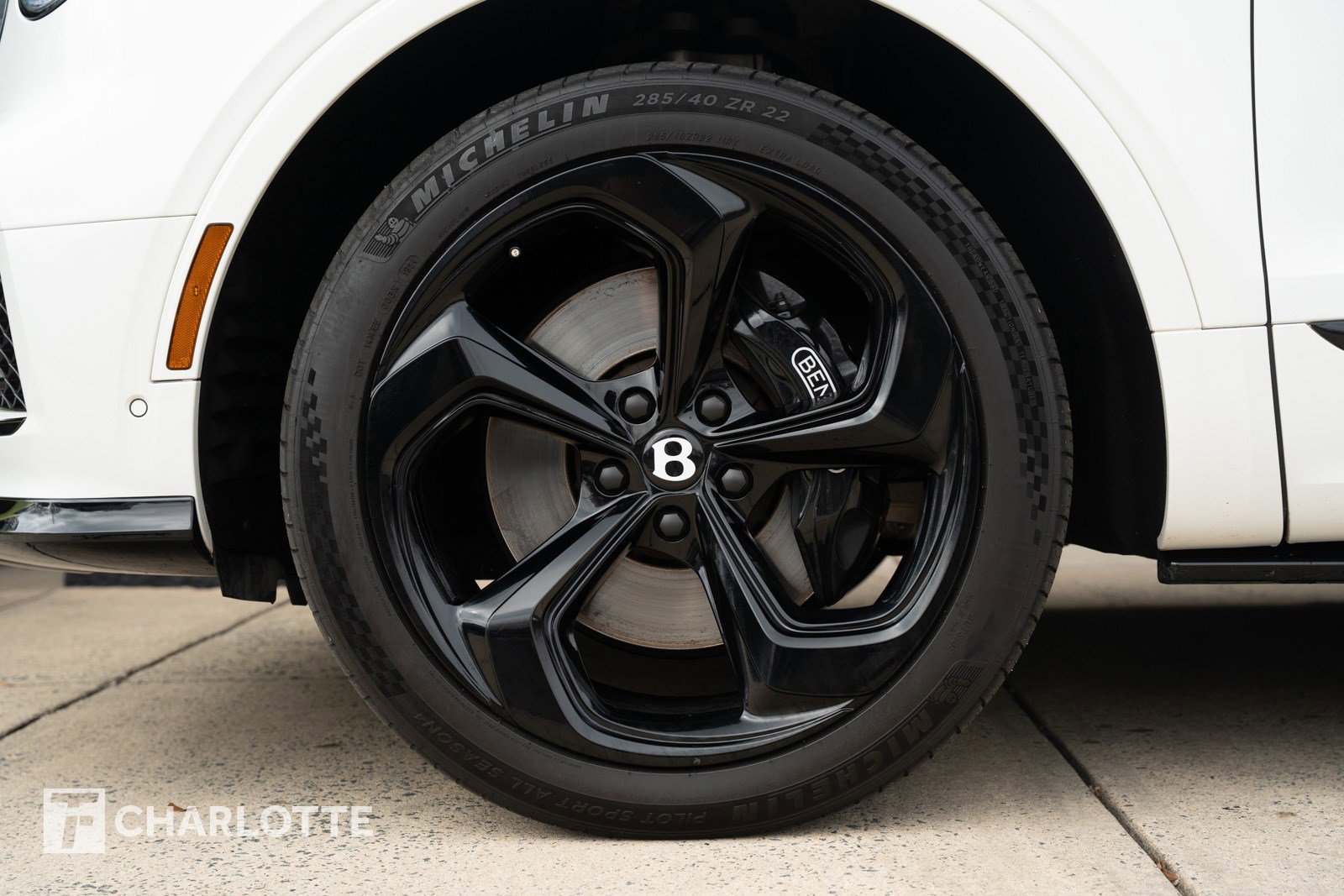 Used 2024 Bentley Bentayga image 12