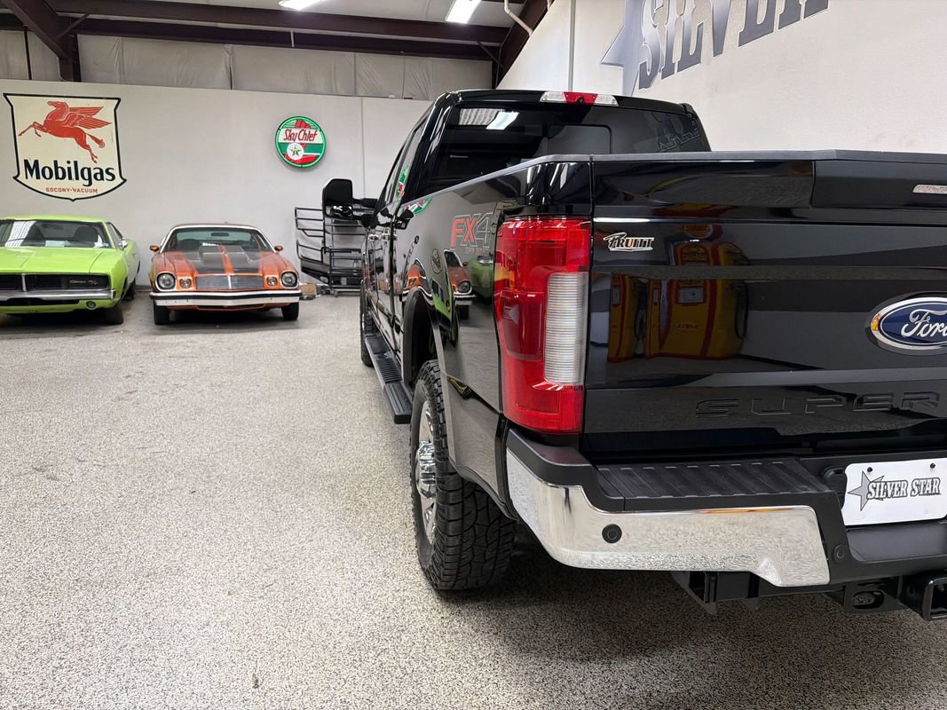 Used 2017 Ford F250 Lariat w/ Lariat Ultimate Package AWD/4WD image 9