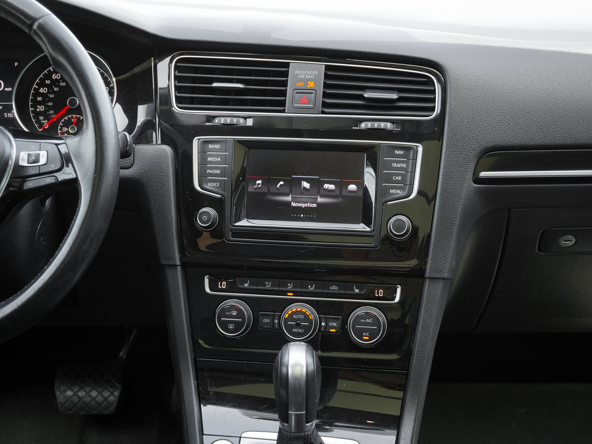 Used 2015 Volkswagen Golf TDI SEL w/ Lighting Package (SEL) FWD image 29