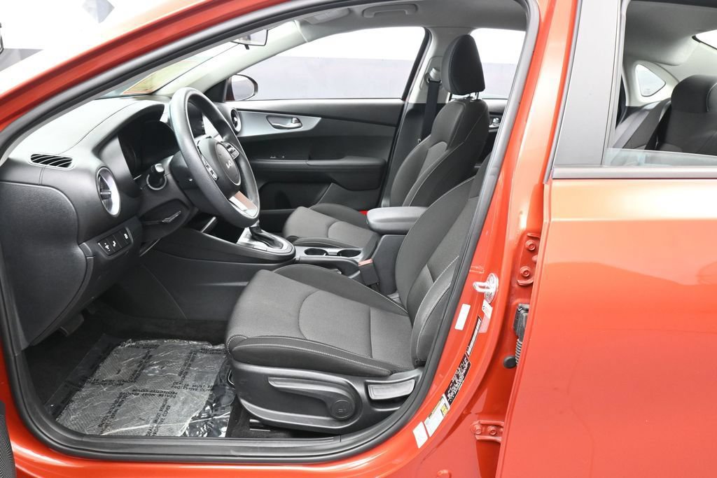 Used 2023 Kia Forte LXS w/ LXS Technology Package FWD image 11