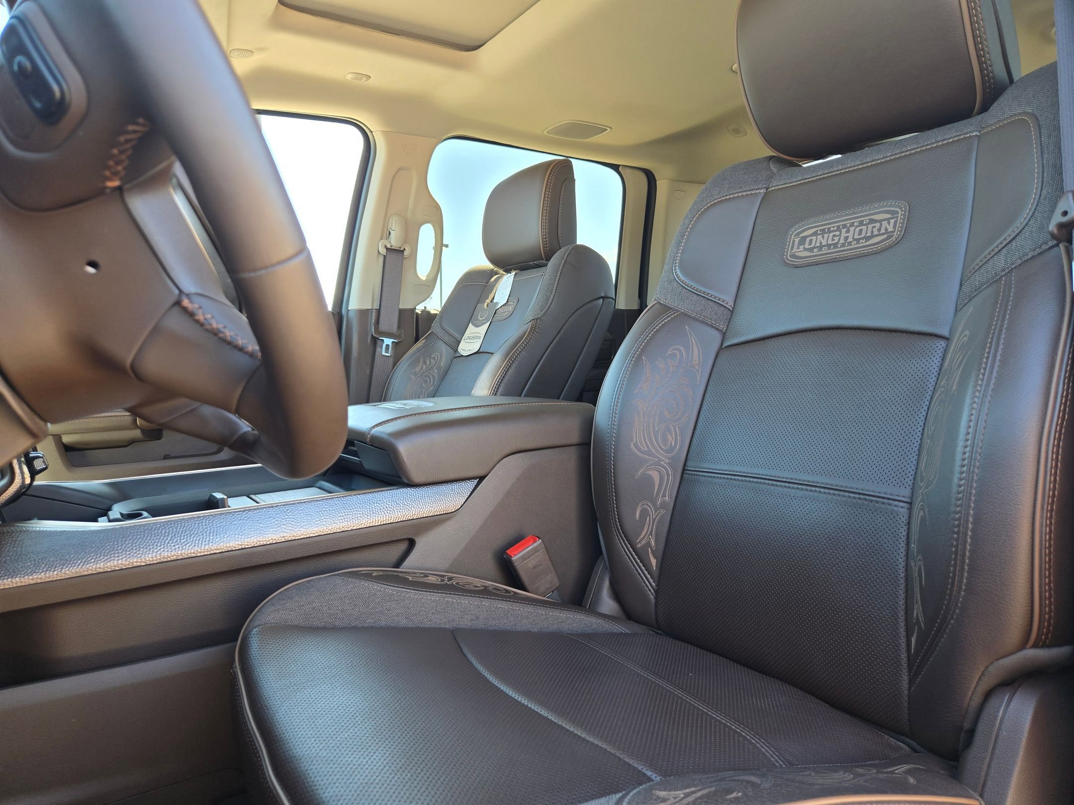 Used 2025 RAM 2500 Limited AWD/4WD image 10