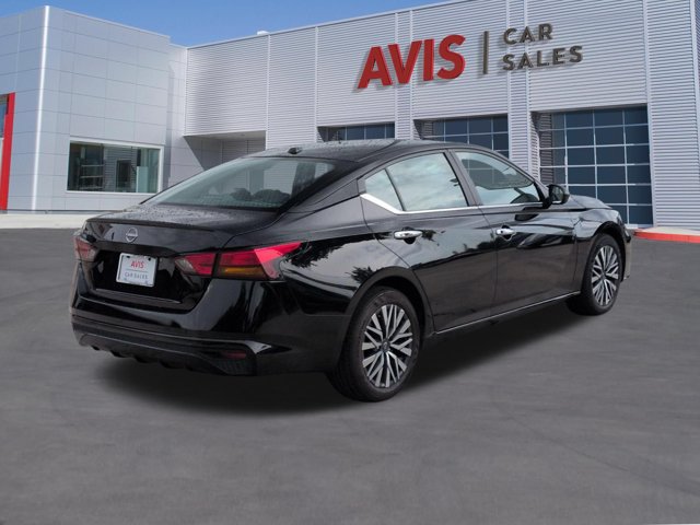 Used 2025 Nissan Altima 2.5 SV FWD image 6