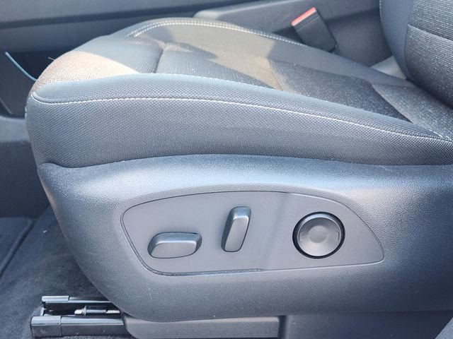 Used 2025 Chevrolet Traverse LT image 23