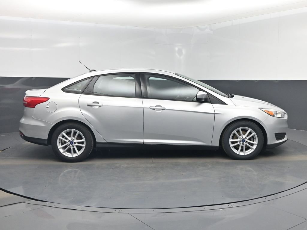 Used 2018 Ford Focus SE image 2