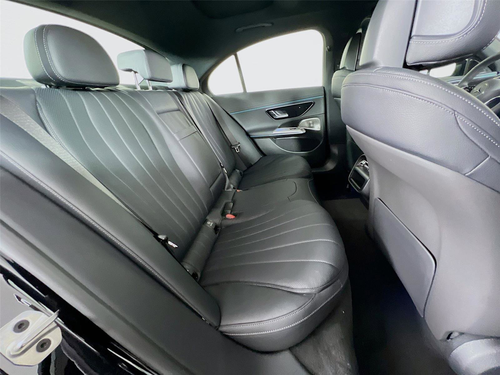 New 2026 Mercedes-Benz E 450 4MATIC Sedan image 24