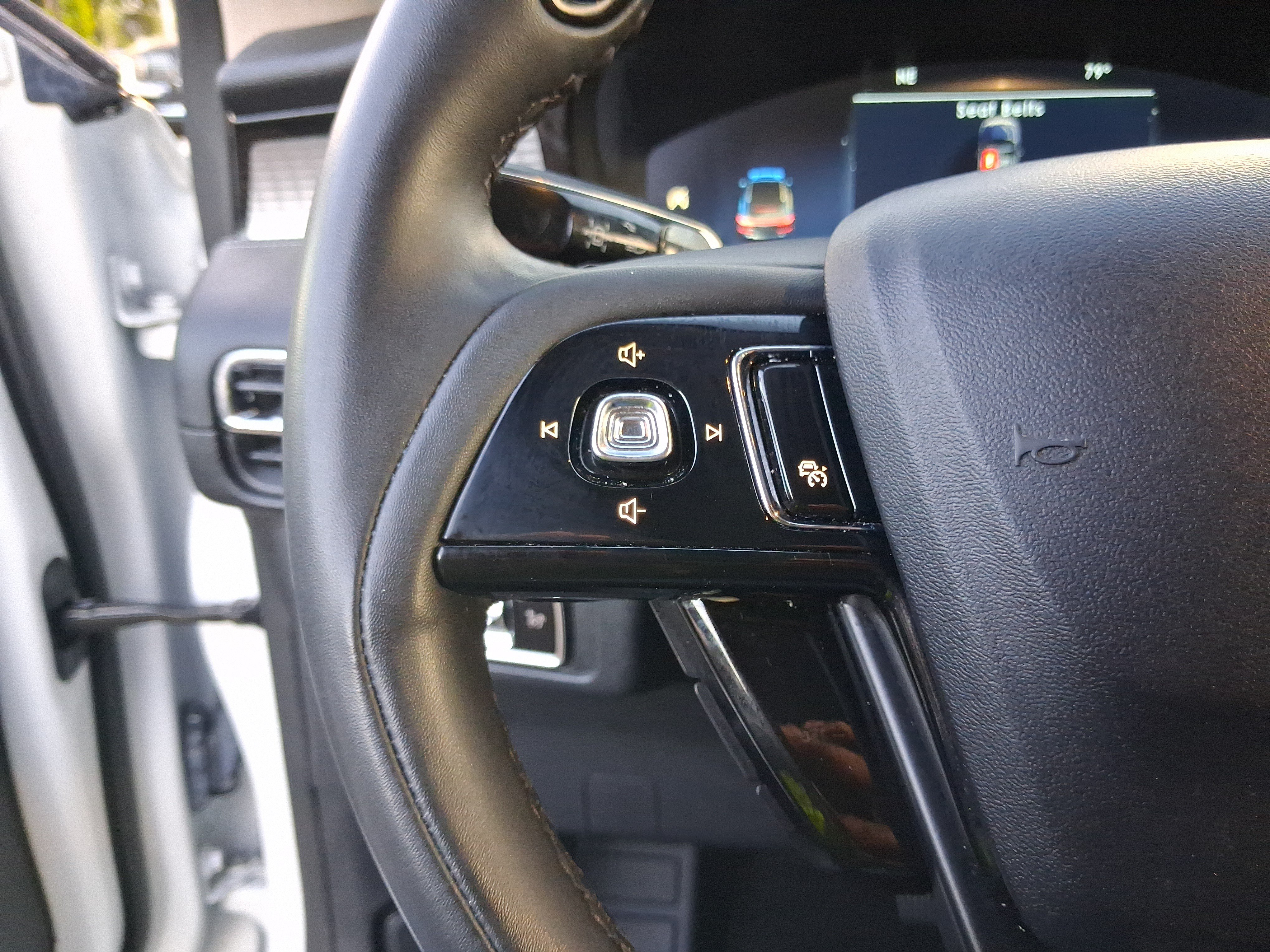 Certified 2023 Lincoln Corsair FWD image 17