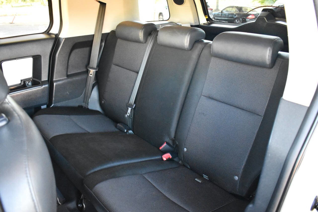 Used 2010 Toyota FJ Cruiser 4WD image 51