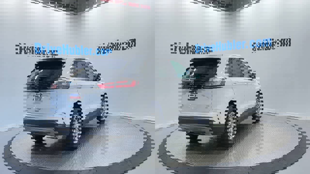 Used 2024 Ford Edge SEL image 3