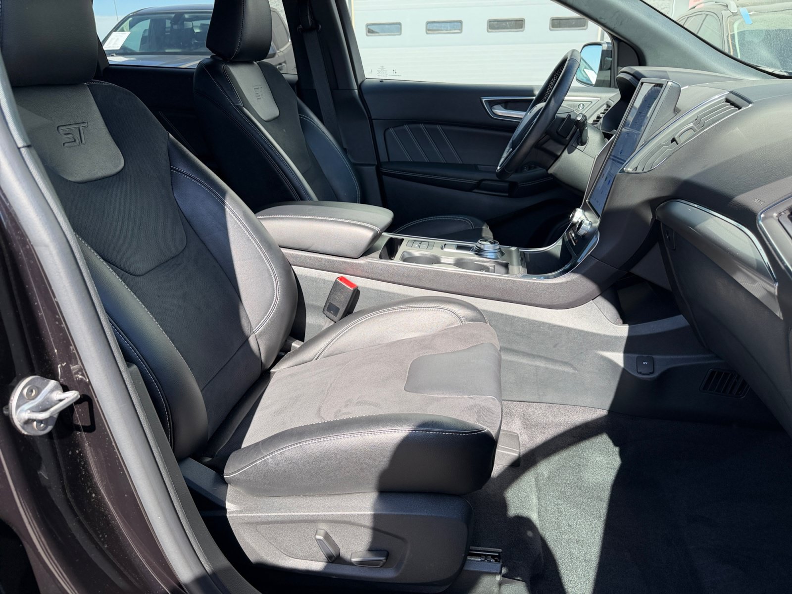Used 2024 Ford Edge ST w/ Equipment Group 401A AWD/4WD image 31