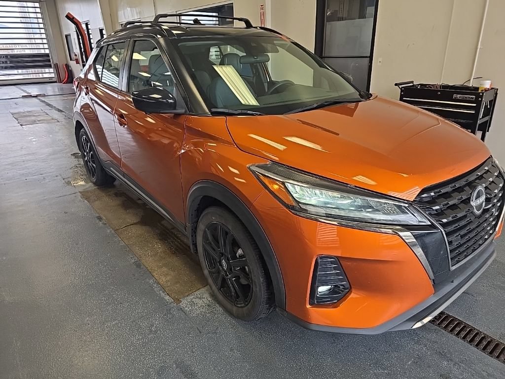 Used 2024 Nissan Kicks SR w/ SR Premium Package FWD image 2