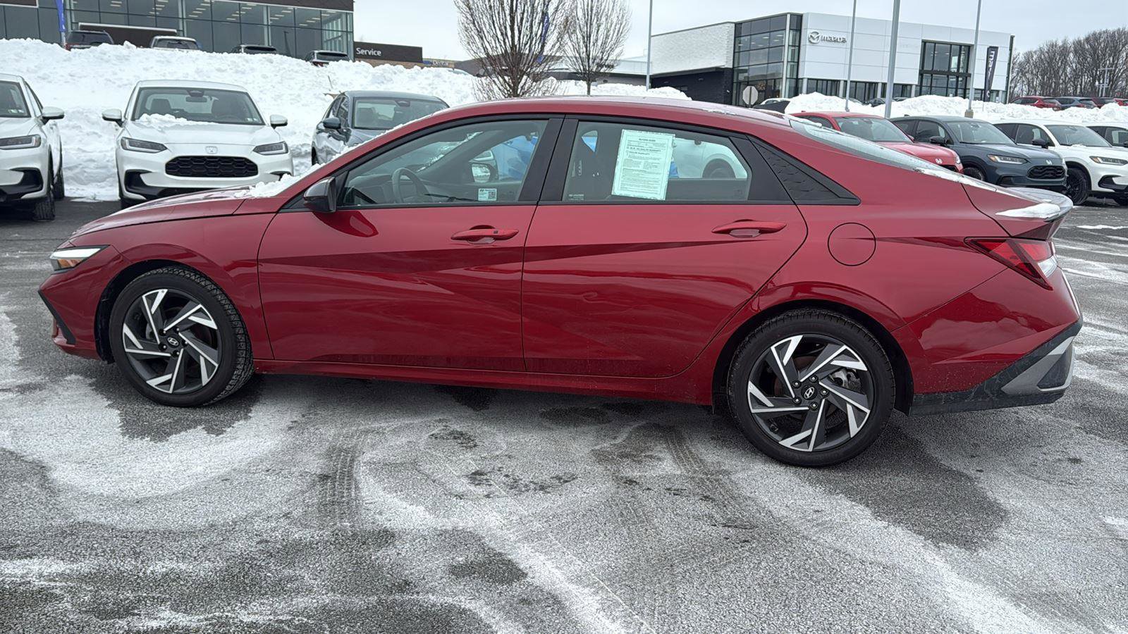 Used 2025 Hyundai Elantra Sport image 10