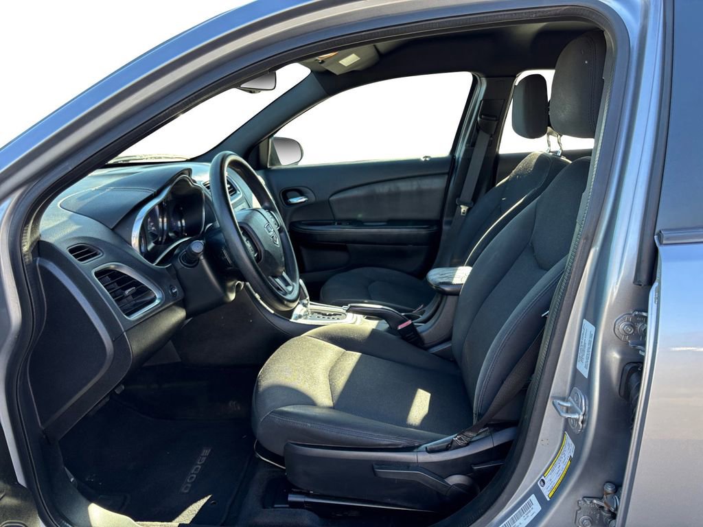 Used 2013 Dodge Avenger SE image 14