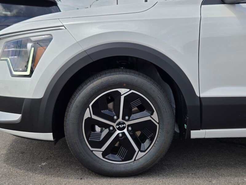 New 2026 Kia Niro EX FWD image 5