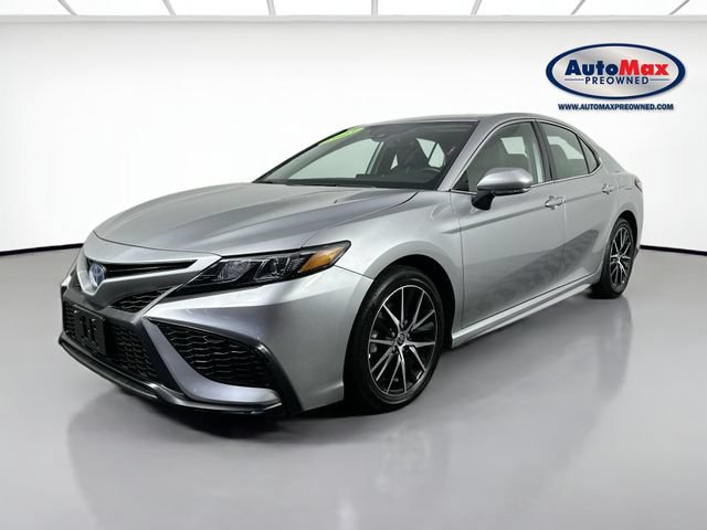 Used 2023 Toyota Camry SE w/ Cold Weather Package FWD image 4