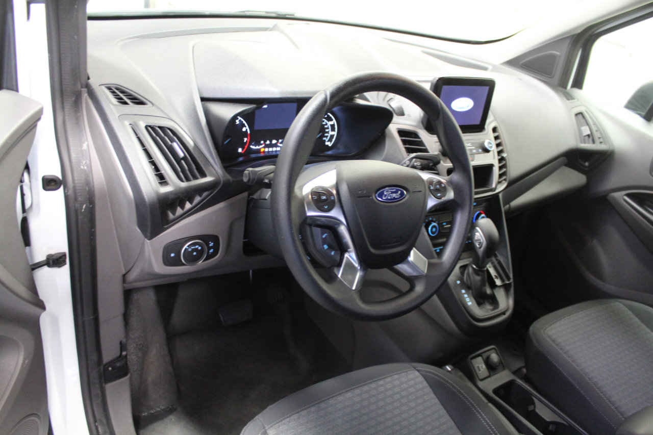 Used 2023 Ford Transit Connect XLT image 7