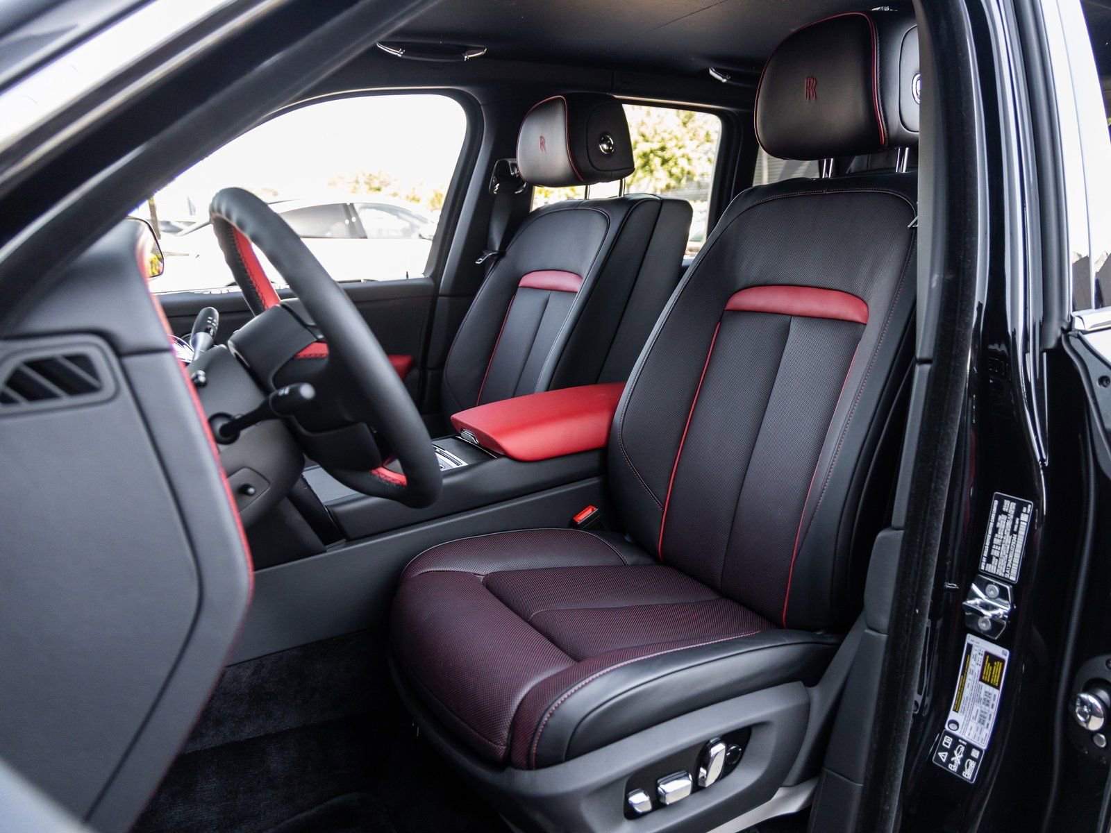 Certified 2025 Rolls-Royce Cullinan image 25