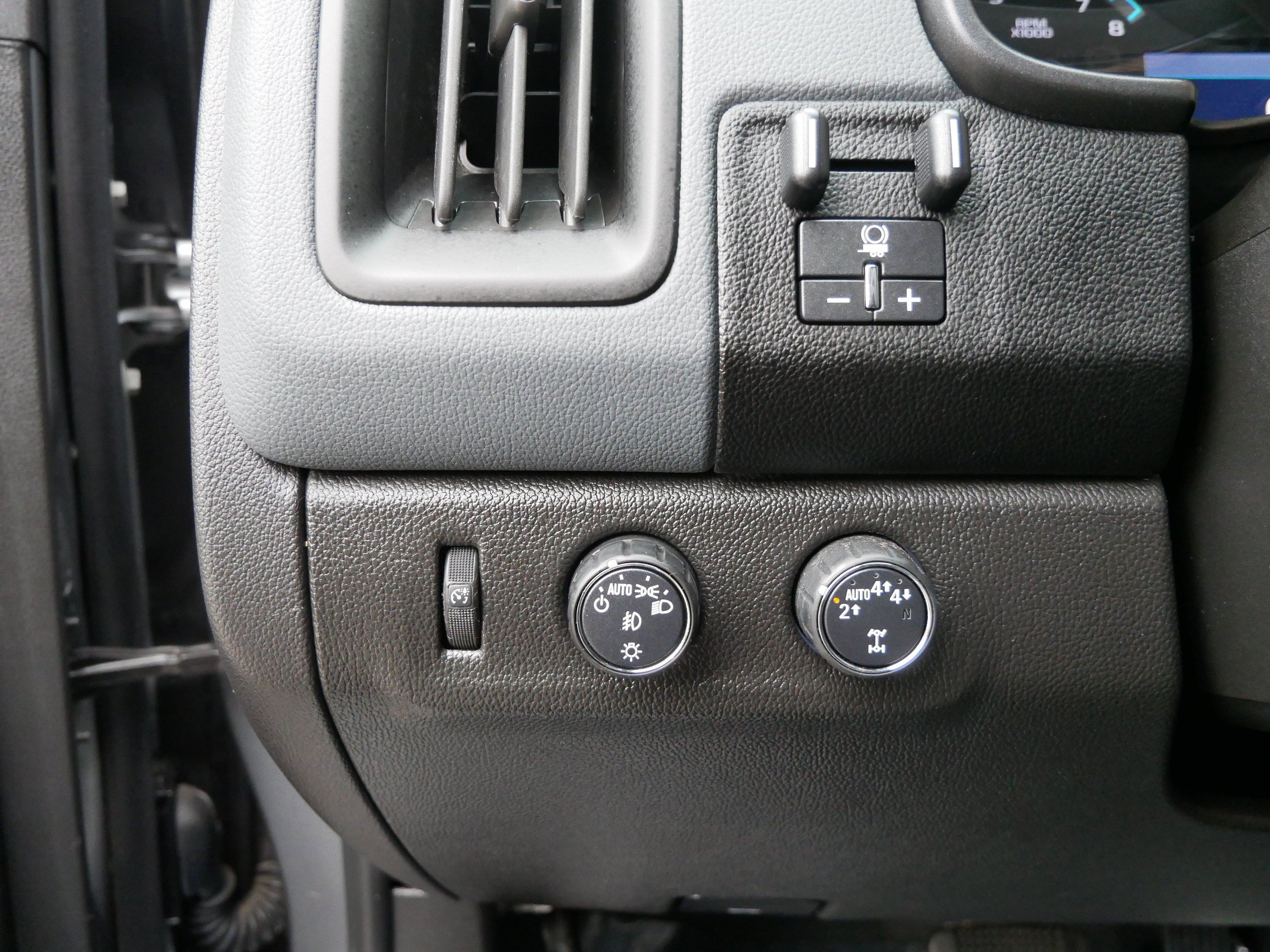 Used 2019 Chevrolet Colorado Z71 AWD/4WD image 8