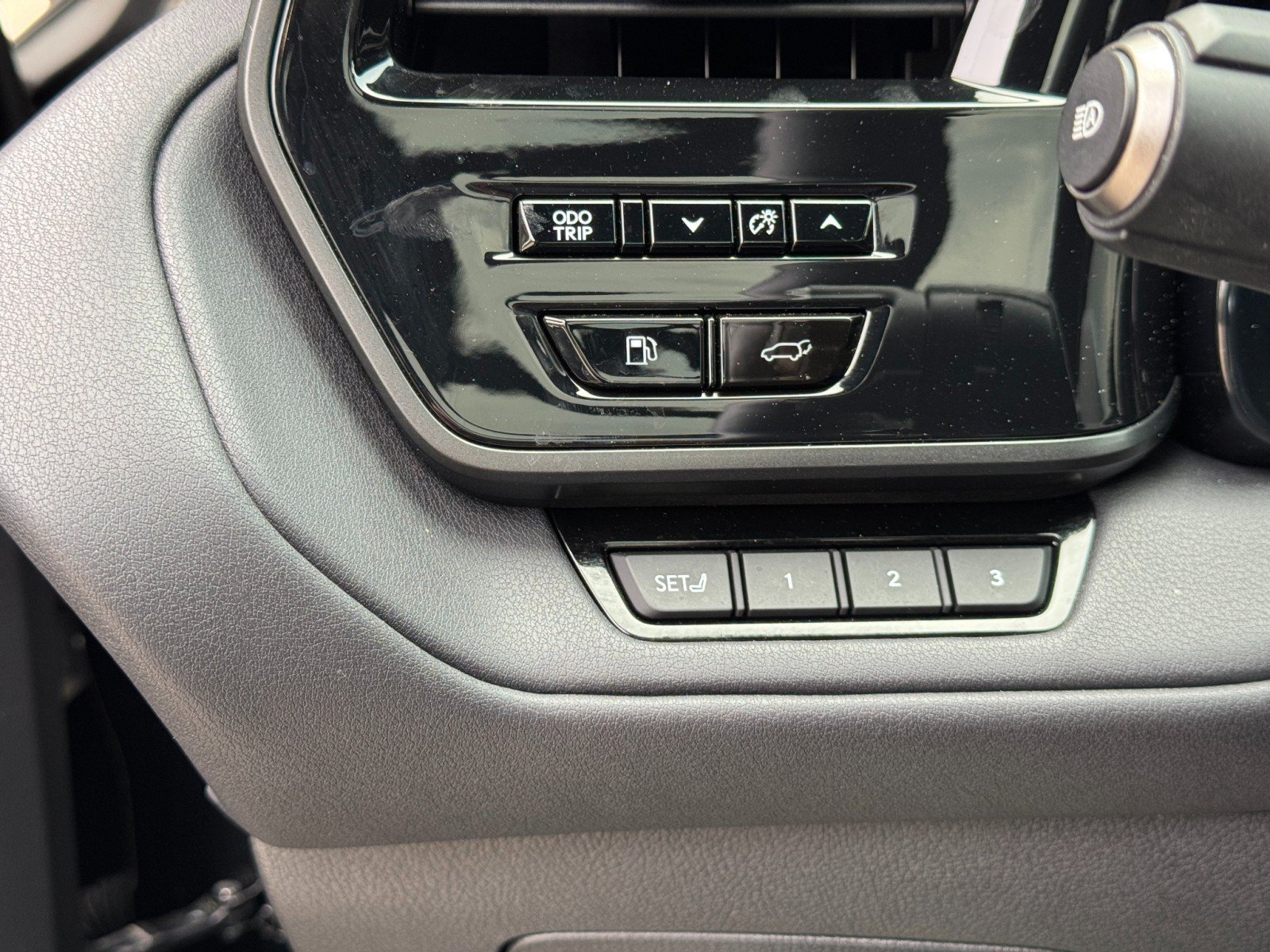 Used 2025 Lexus TX 350 FWD w/ Technology Package image 18