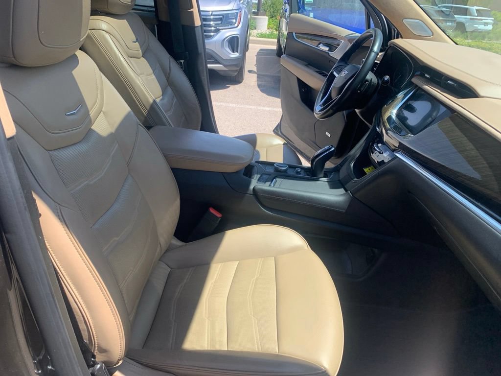Used 2020 Cadillac XT6 Premium Luxury w/ Platinum Package AWD/4WD image 16