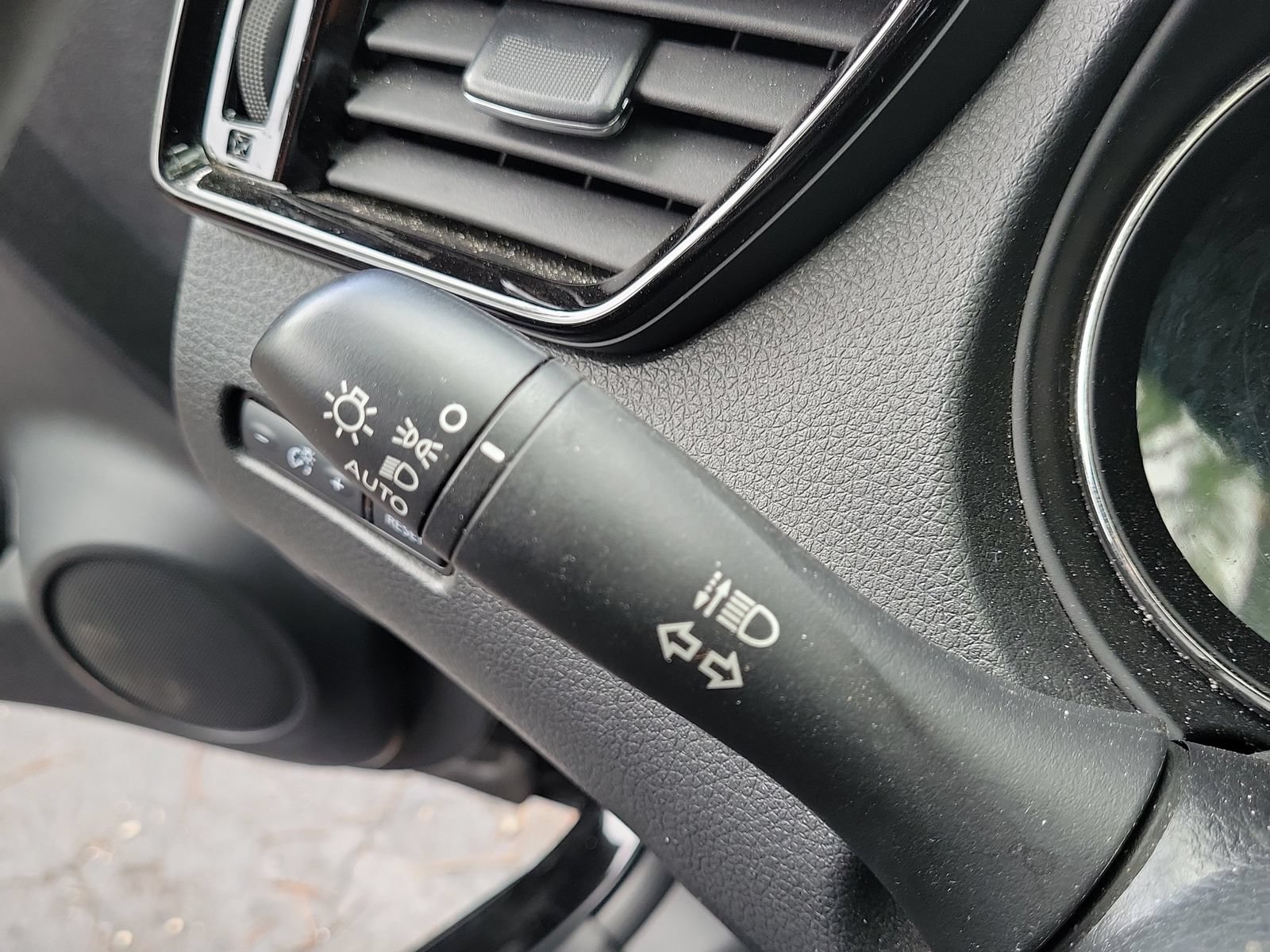 Used 2021 Nissan Rogue Sport S FWD image 17