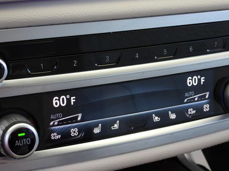 Used 2021 BMW 740i w/ Premium Package image 76