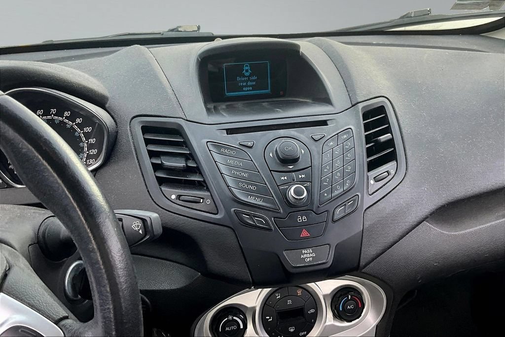 Used 2015 Ford Fiesta SE w/ Comfort Package FWD image 9
