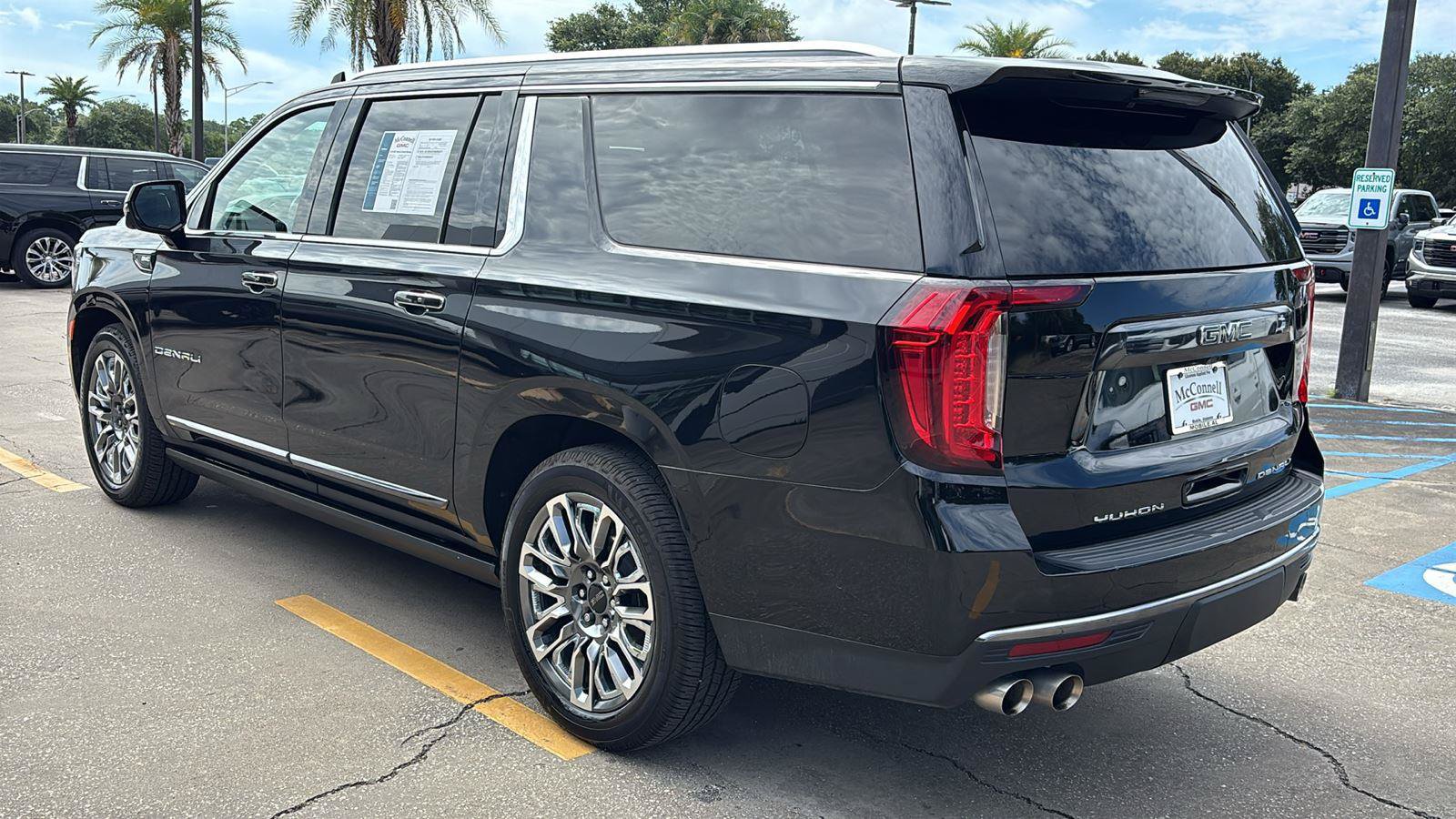 Certified 2023 GMC Yukon XL Denali Ultimate w/ LPO, Floor Liner Package AWD/4WD image 5