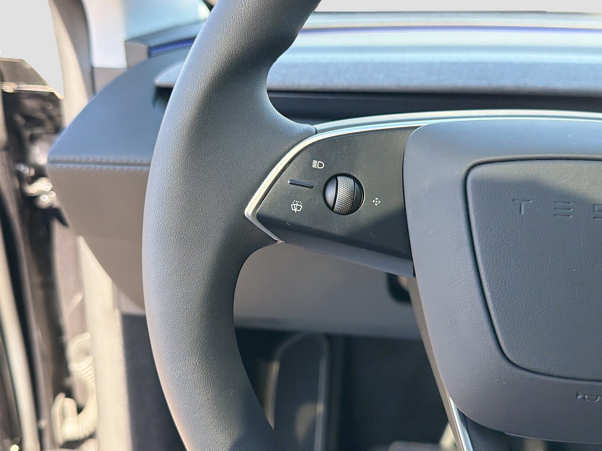 Used 2026 Tesla Model Y 2WD image 34