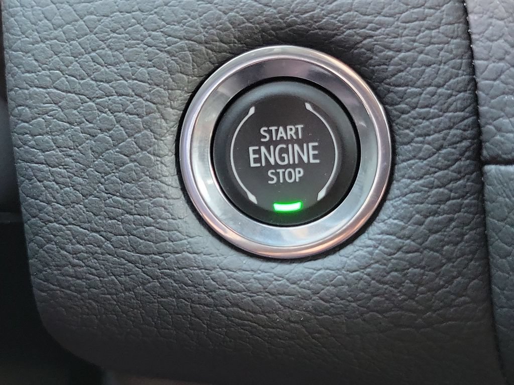 Used 2023 GMC Yukon Denali AWD/4WD image 17
