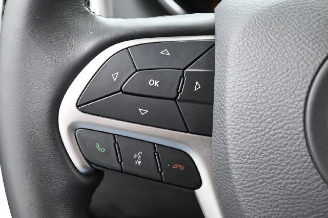 Used 2019 Jeep Grand Cherokee Altitude AWD/4WD image 29