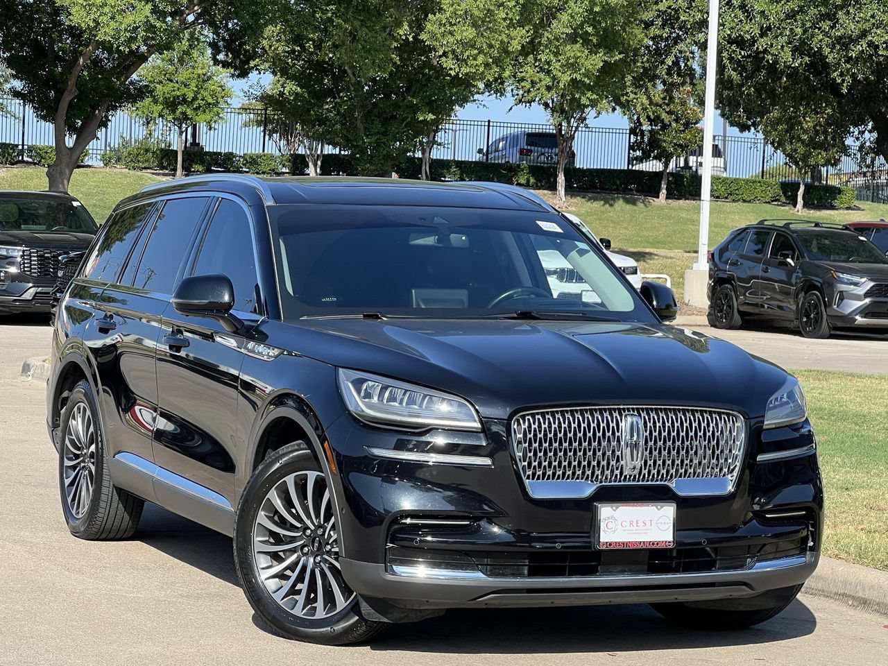 Used 2023 Lincoln Aviator Reserve w/ Equipment Group 201A AWD/4WD image 2