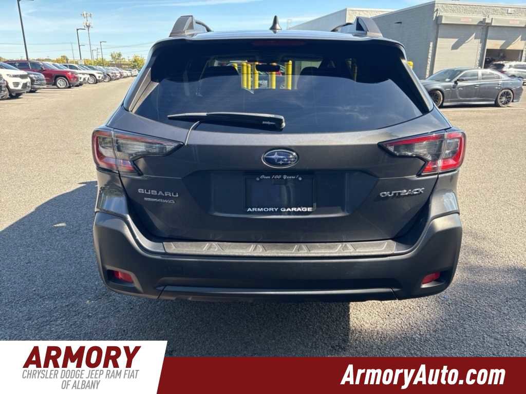 Used 2023 Subaru Outback Premium image 3