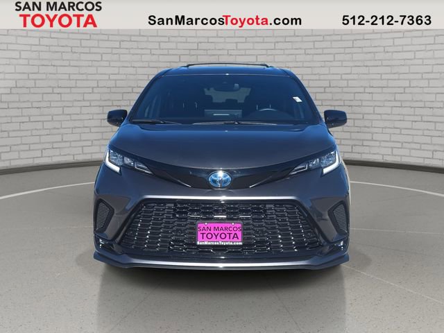 Certified 2025 Toyota Sienna XSE image 2